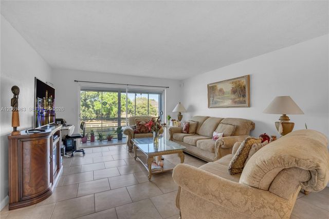 3551 Inverrary Drive 208, Lauderhill, FL 33319