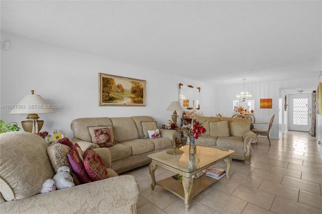 3551 Inverrary Drive 208, Lauderhill, FL 33319