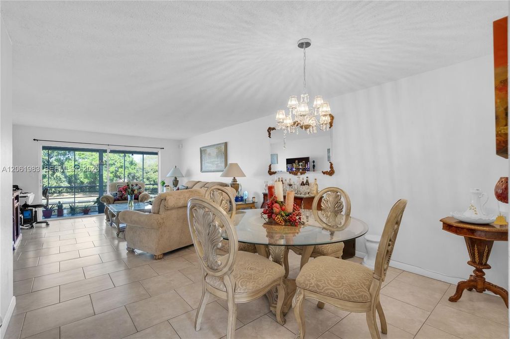 3551 Inverrary Drive 208, Lauderhill, FL 33319
