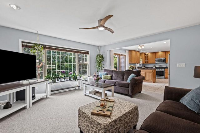 N1510 S Geneva AVENUE, Lake Geneva, WI 53147