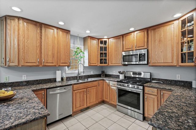 N1510 S Geneva AVENUE, Lake Geneva, WI 53147
