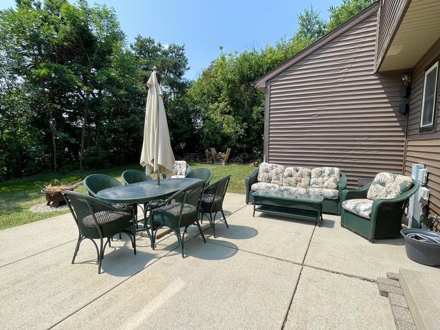 N1510 S Geneva AVENUE, Lake Geneva, WI 53147