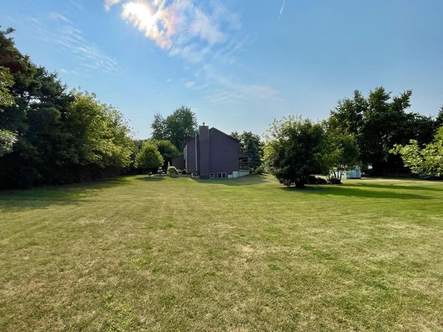 N1510 S Geneva AVENUE, Lake Geneva, WI 53147