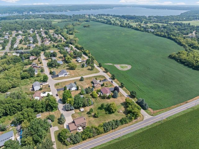 N1510 S Geneva AVENUE, Lake Geneva, WI 53147