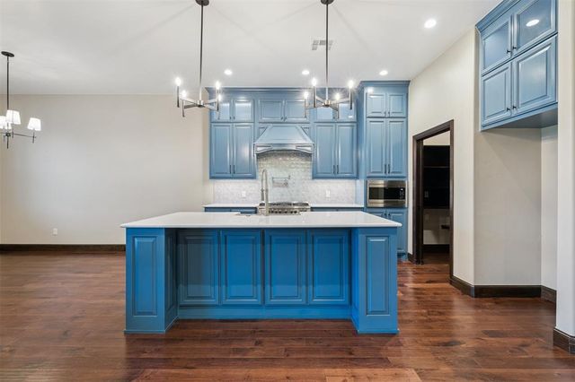 4900 Pont Neuf Road, Edmond, OK 73034