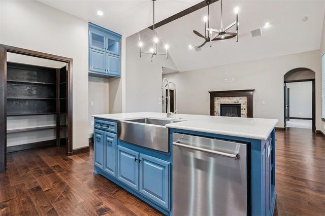 4900 Pont Neuf Road, Edmond, OK 73034