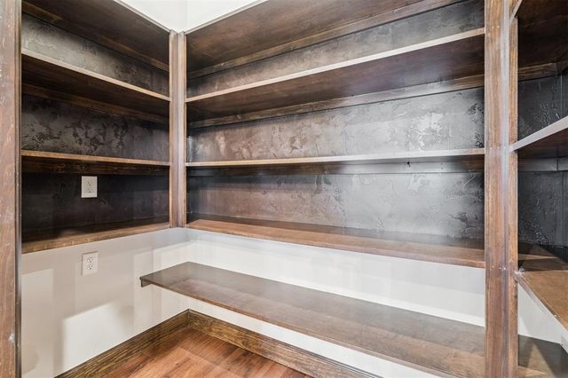 4900 Pont Neuf Road, Edmond, OK 73034