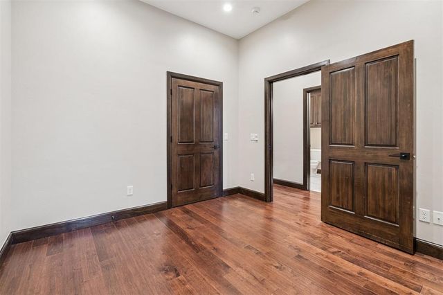 4900 Pont Neuf Road, Edmond, OK 73034