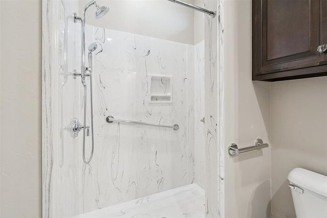 4900 Pont Neuf Road, Edmond, OK 73034