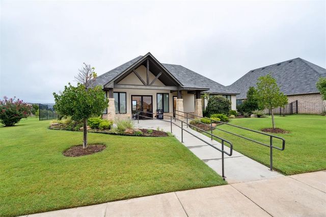 4900 Pont Neuf Road, Edmond, OK 73034