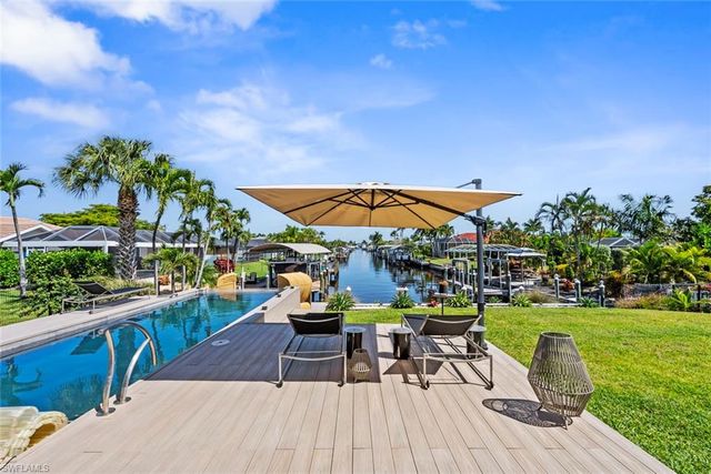 1933 Cornwallis PKWY, Cape Coral, FL 33904
