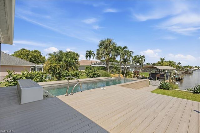 1933 Cornwallis PKWY, Cape Coral, FL 33904