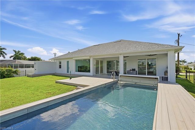 1933 Cornwallis PKWY, Cape Coral, FL 33904