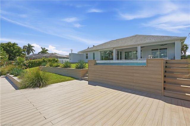 1933 Cornwallis PKWY, Cape Coral, FL 33904