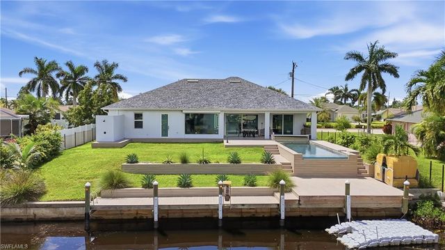 1933 Cornwallis PKWY, Cape Coral, FL 33904
