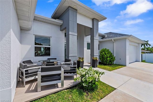 1933 Cornwallis PKWY, Cape Coral, FL 33904