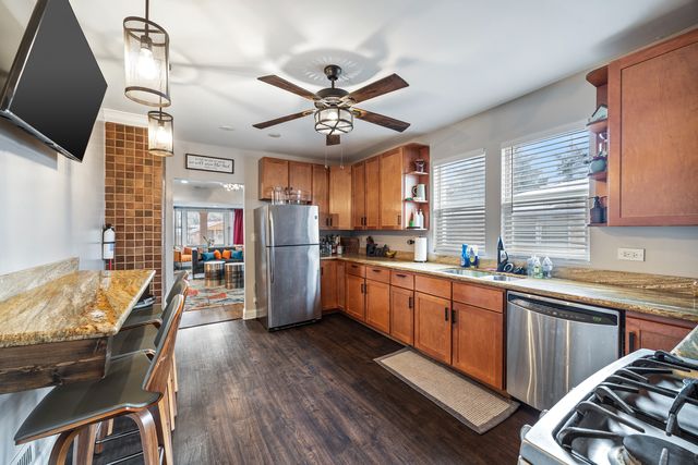 608 Morris Avenue, Bellwood, IL 60104