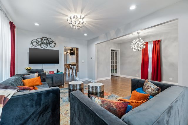 608 Morris Avenue, Bellwood, IL 60104