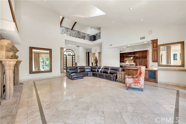 22166 W San Joaquin Drive, Canyon Lake, CA 92587