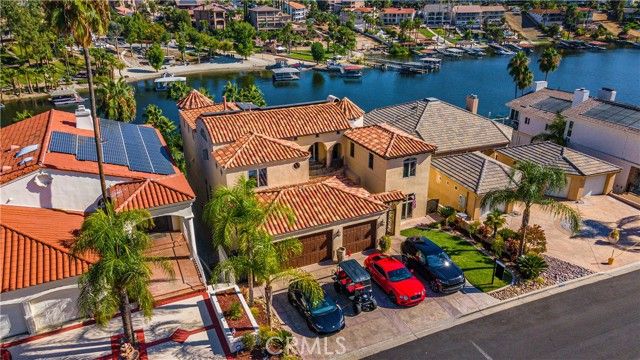 22166 W San Joaquin Drive, Canyon Lake, CA 92587
