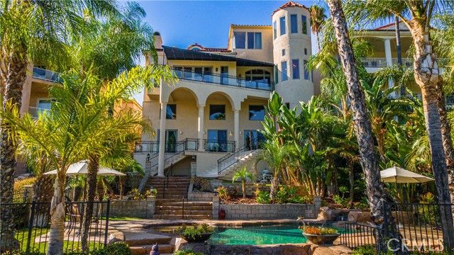 22166 W San Joaquin Drive, Canyon Lake, CA 92587