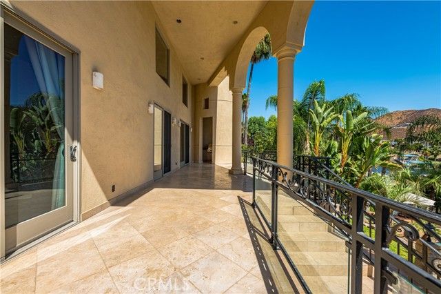 22166 W San Joaquin Drive, Canyon Lake, CA 92587