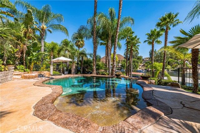 22166 W San Joaquin Drive, Canyon Lake, CA 92587