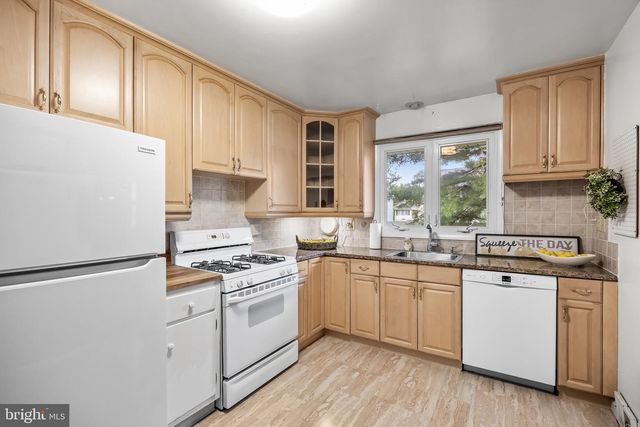 136 RIDGE CIR, Cherry Hill, NJ 08002