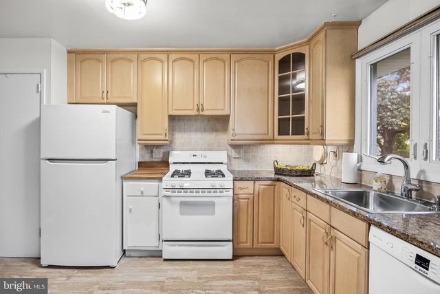 136 RIDGE CIR, Cherry Hill, NJ 08002