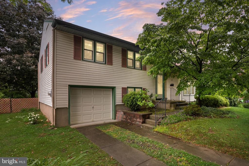 136 RIDGE CIR, Cherry Hill, NJ 08002