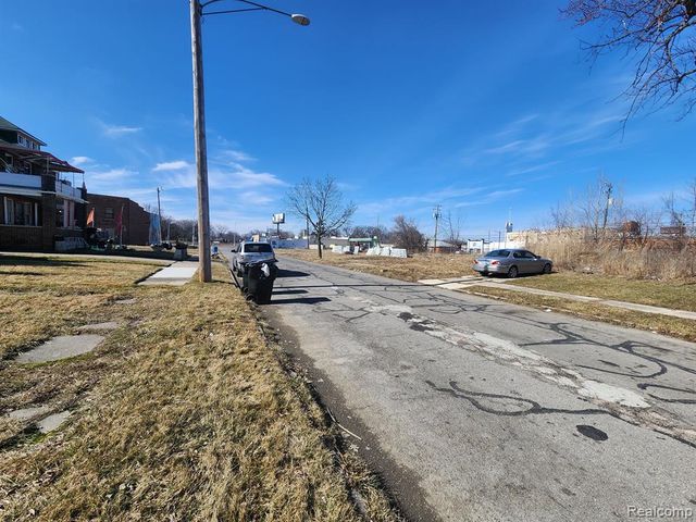 707 W Brentwood Street, Highland Park, MI 48203