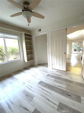 14 Rainbow Lk 3, Irvine, CA 92614