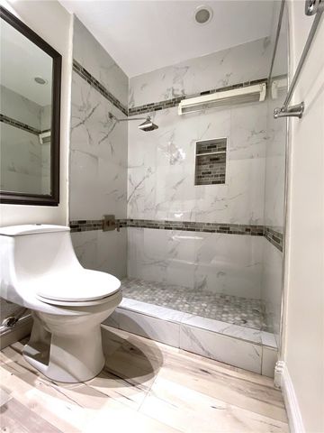 14 Rainbow Lk 3, Irvine, CA 92614