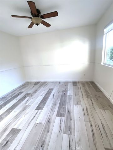 14 Rainbow Lk 3, Irvine, CA 92614