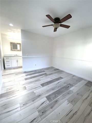 14 Rainbow Lk 3, Irvine, CA 92614