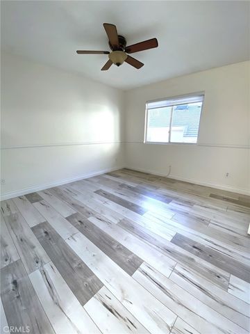 14 Rainbow Lk 3, Irvine, CA 92614