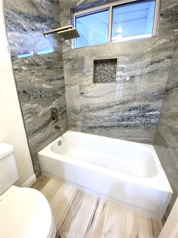 14 Rainbow Lk 3, Irvine, CA 92614