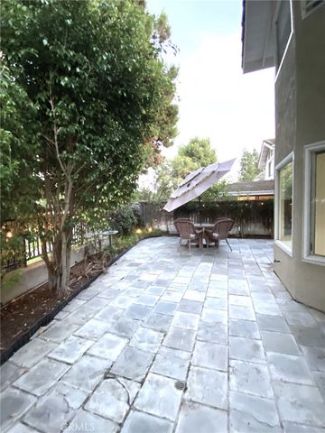 14 Rainbow Lk 3, Irvine, CA 92614