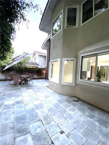 14 Rainbow Lk 3, Irvine, CA 92614
