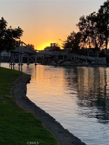 14 Rainbow Lk 3, Irvine, CA 92614