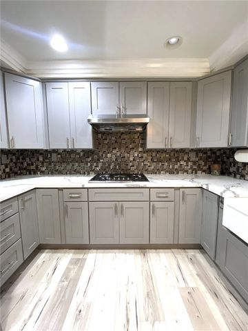14 Rainbow Lk 3, Irvine, CA 92614