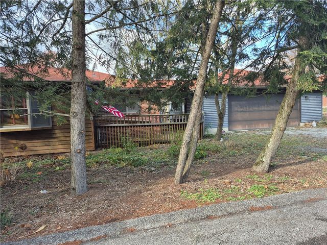 352 Third St, Smithton, PA 15479