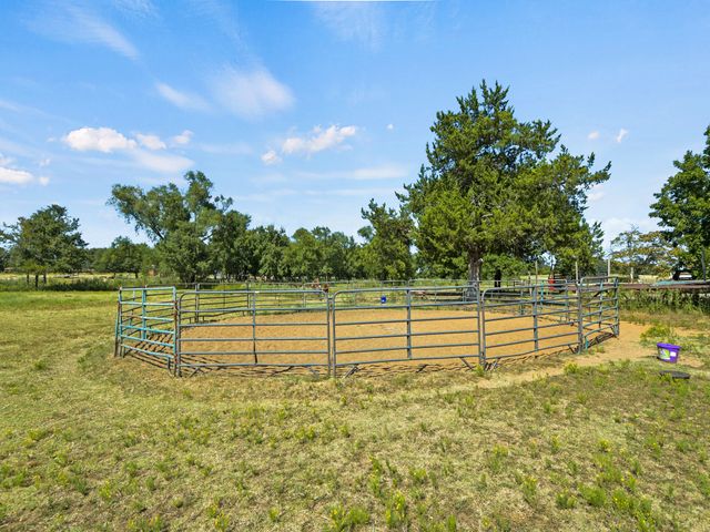 2045 County Road 113, Whitesboro, TX 76273