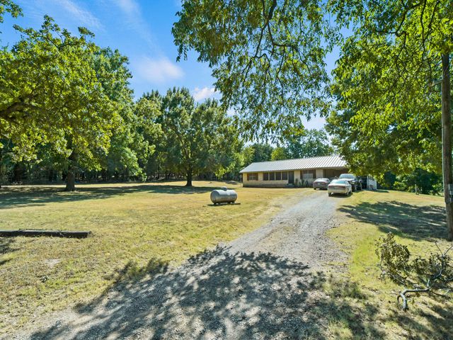 2045 County Road 113, Whitesboro, TX 76273