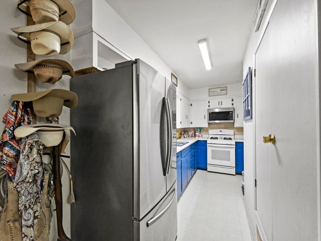 2045 County Road 113, Whitesboro, TX 76273