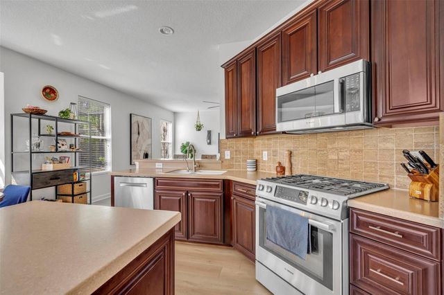 2329 NATOMA BLVD, Mount Dora, FL 32757