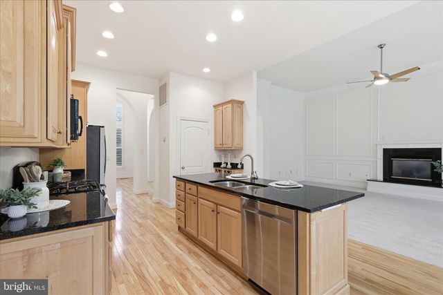 8277 ROXBOROUGH LOOP, Gainesville, VA 20155
