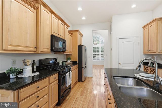 8277 ROXBOROUGH LOOP, Gainesville, VA 20155