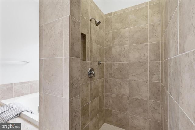 8277 ROXBOROUGH LOOP, Gainesville, VA 20155