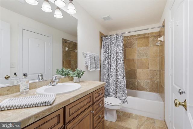 8277 ROXBOROUGH LOOP, Gainesville, VA 20155